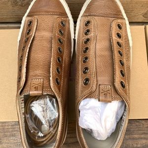New John Varvatos Bootleg Vulcanize Handstain Low Top Tan 8.5 Mens